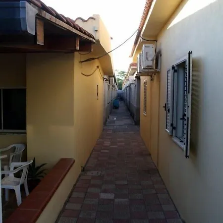 Baia Dello Stretto Bed and breakfast