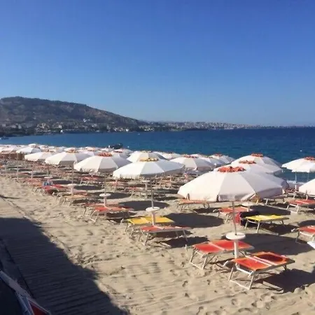 Baia Dello Stretto Gallico Marina