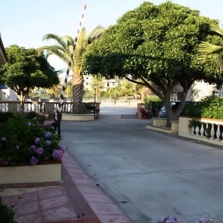 Baia Dello Stretto 3*