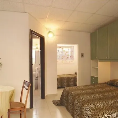 Baia Dello Stretto Bed & Breakfast 3*