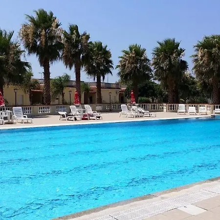 Baia Dello Stretto Bed and breakfast