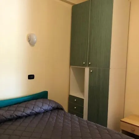 Baia Dello Stretto Bed and breakfast