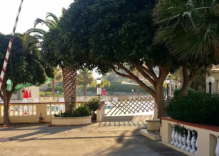 Baia Dello Stretto 3*